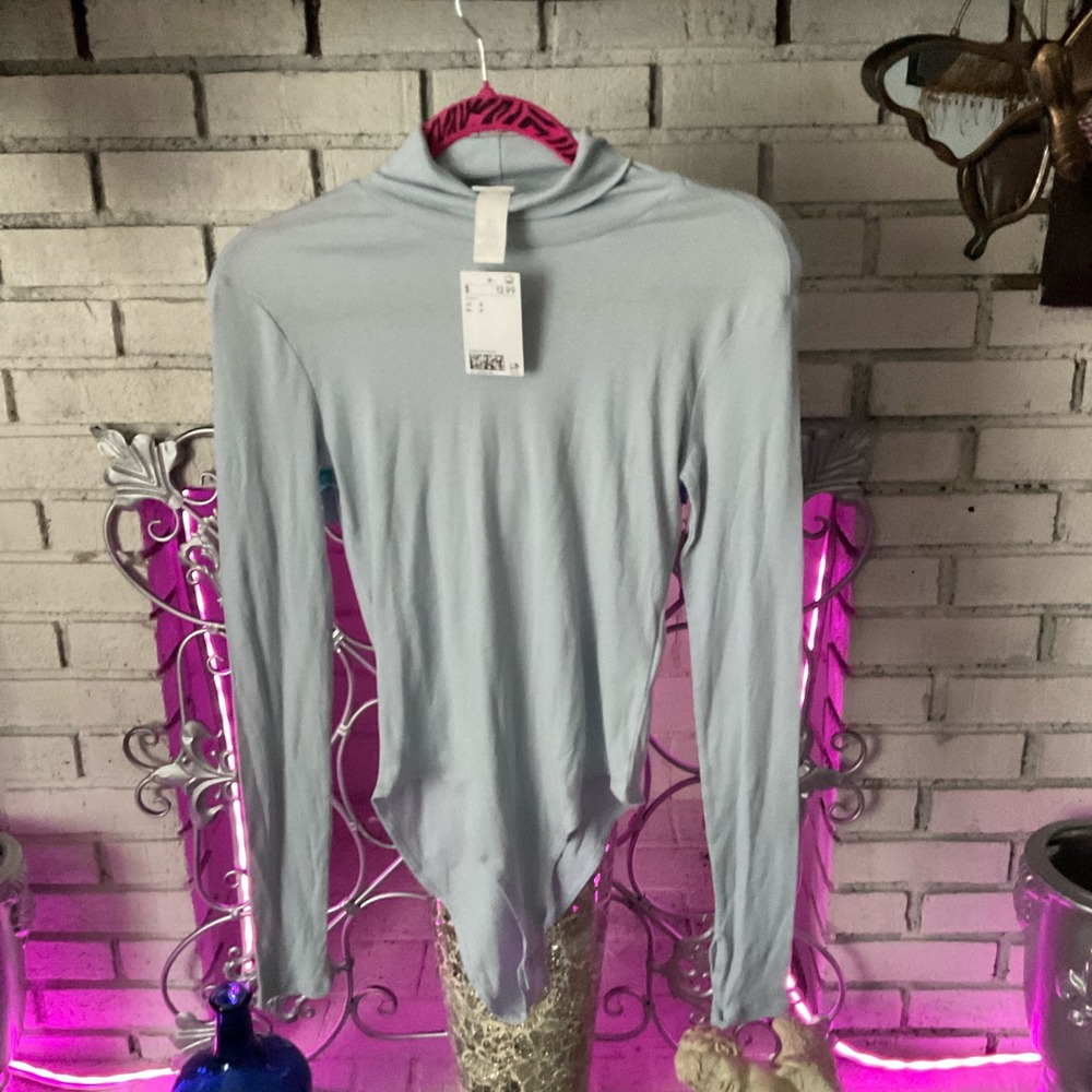 H&M Light Blue Ribbed Mock Neck Long Sleeve Bodysuit Small NWT